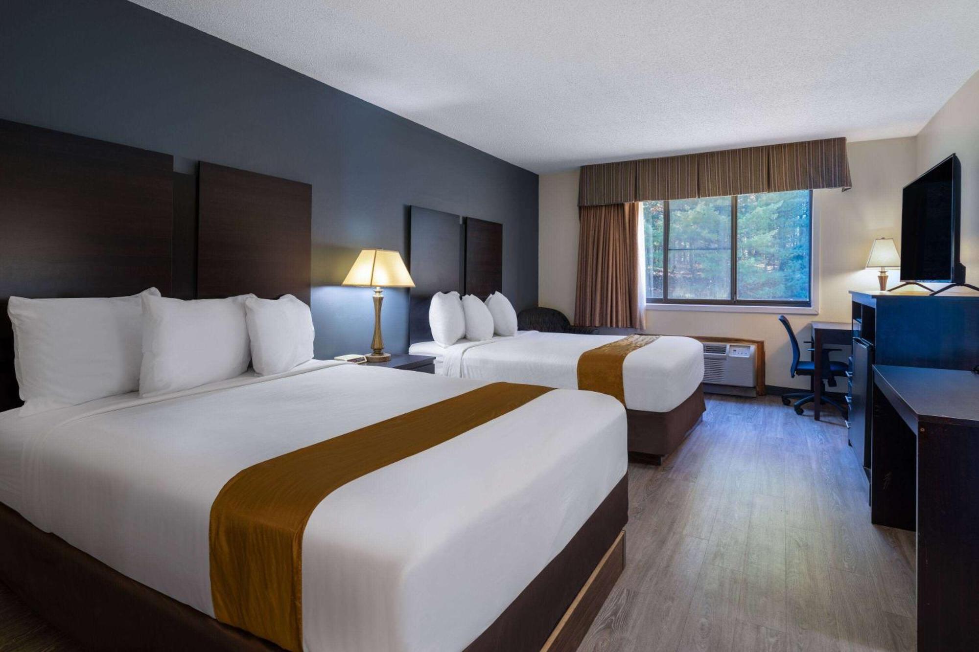Travelodge By Wyndham Merrill Kültér fotó