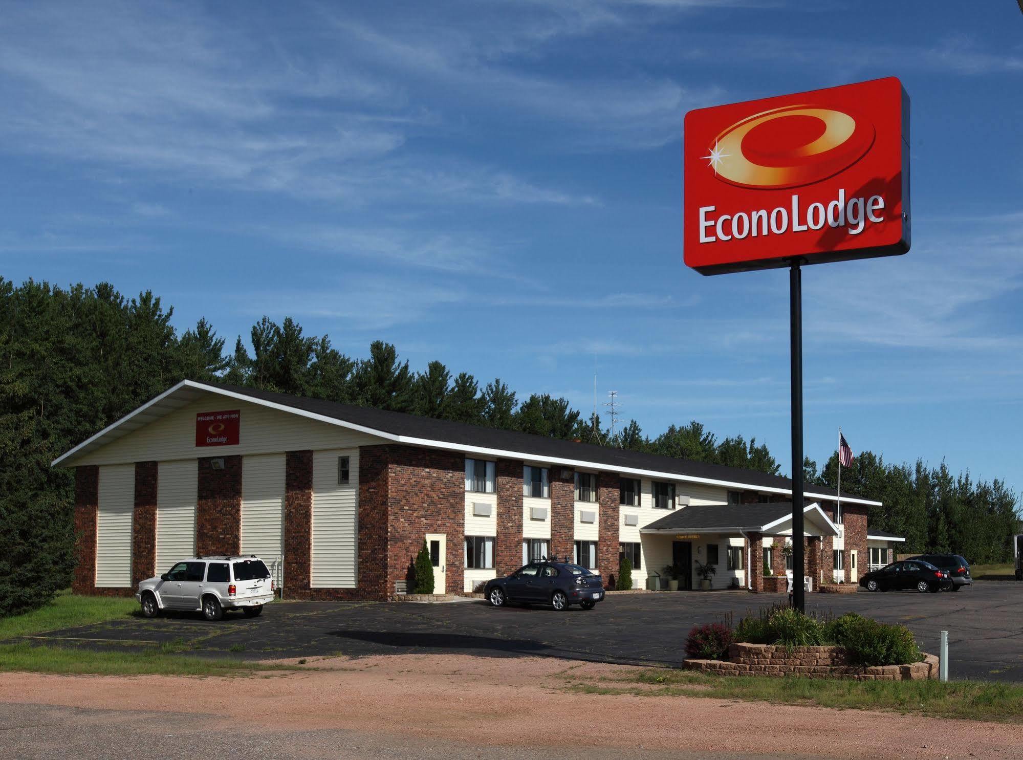 Travelodge By Wyndham Merrill Kültér fotó